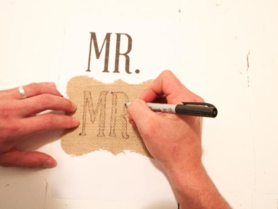 plaquinha rústica da cadeira dos noivos