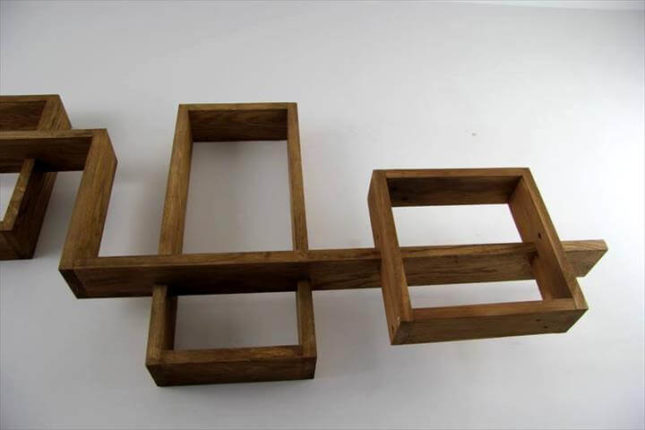 Prateleira com camadas tornando o design tridimensional